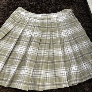 Plaid Pleated Skirt in Green and White